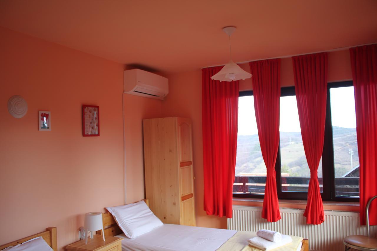 Guest House Daskalov Chervena Lokva Exterior photo